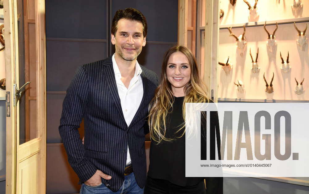 Florian Odendahl und Daria Trenkwalder bei der Premiere des Theaterstücks Vier Stern Stunden in der