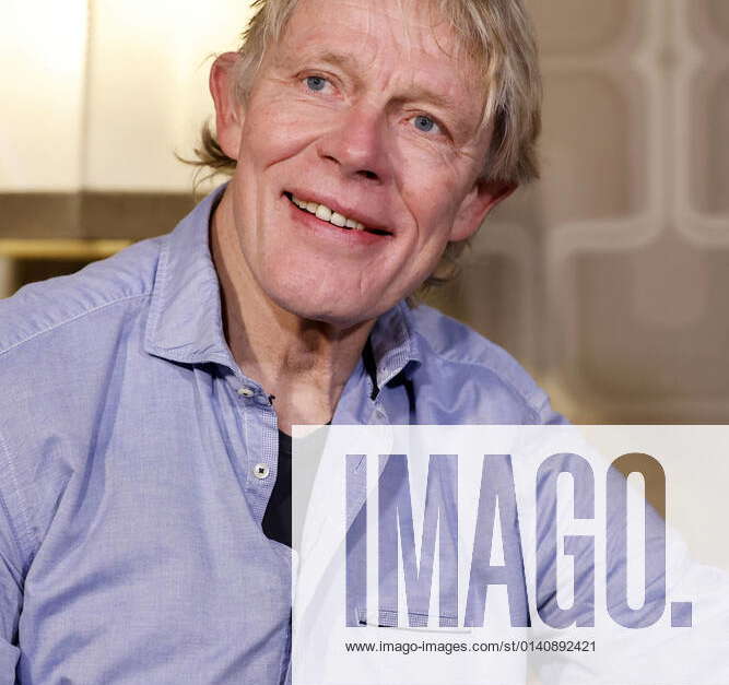 Alexander von der Groeben at the press event for the tabloid play Kein Auskommen mit dem Einkommen