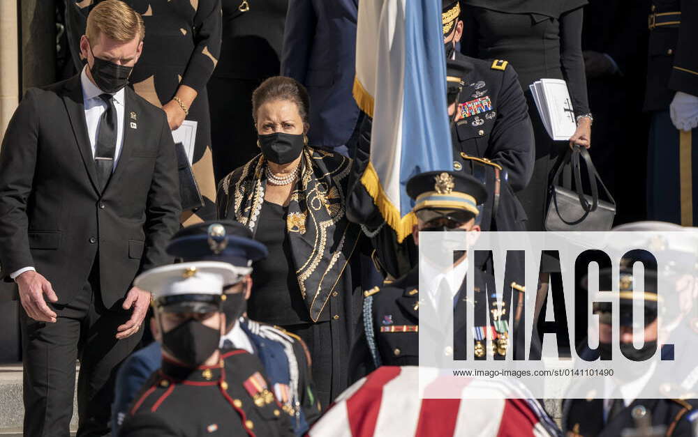 Alma Powell, wife of Secretary of State Colin Powell, and members the