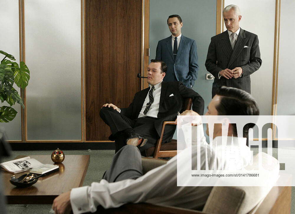 MAD MEN US TV SERIES 2007 MAD MEN US TV SERIES 2007 (LR) MICHAEL GLADIS as Paul Kinsey