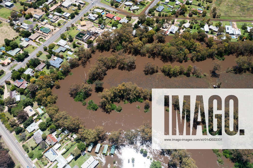 Nsw Flooding Forbes An Image Captured By An Arial Drone Shows Floodwaters Seen Around The Lachlan R