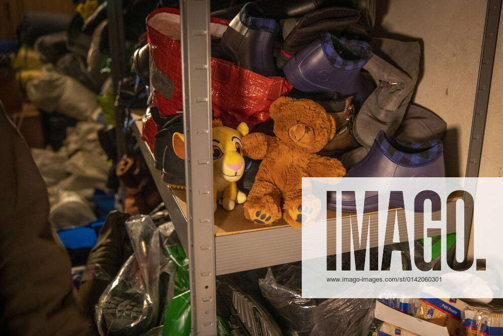 Clothes and stuffed animals at the rescue aid fund Fundacja Ocalenie In