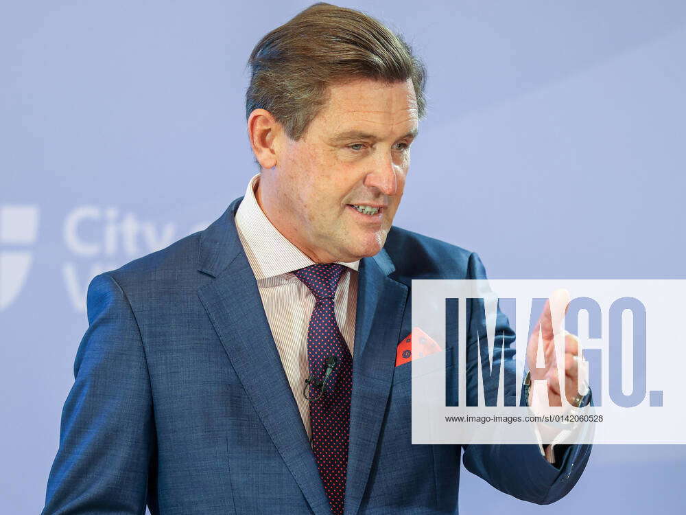 20211117 Media event with Vienna Mayor on multimillion investment by