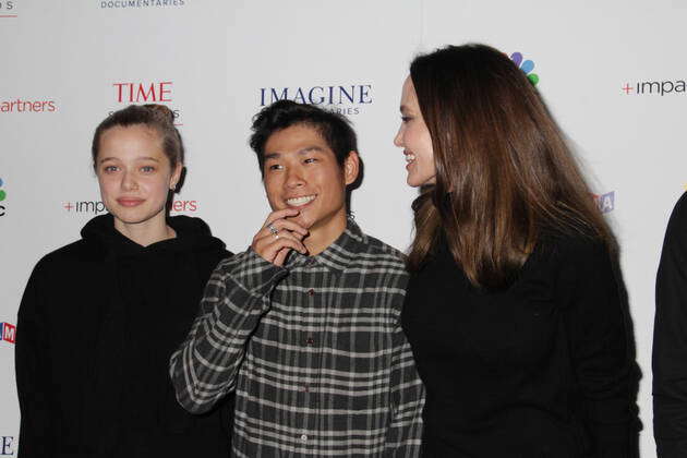 Shiloh Jolie-Pitt, Angelina Jolie, Pax Thien Jolie-Pitt 11 18 2021 The Los  Angeles Premiere of