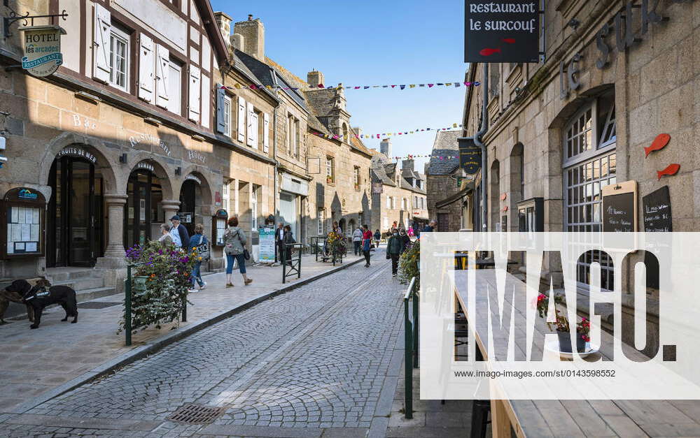 Roscoff (Brittany, northwestern France) rue Amiral Reveillere street