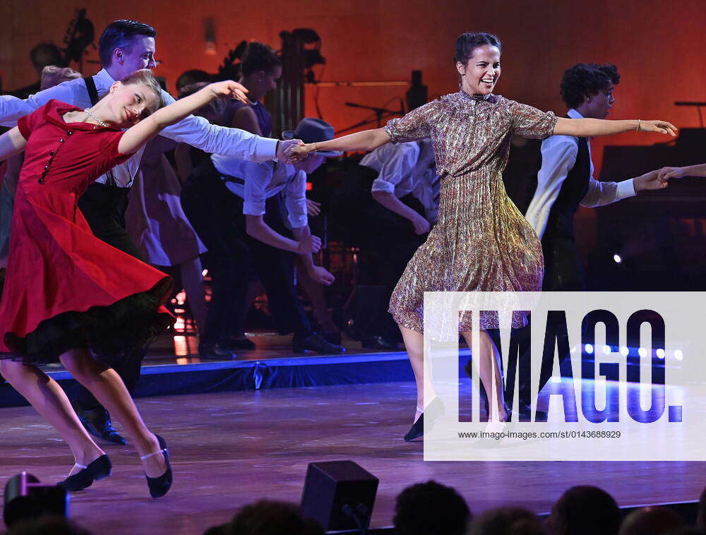 Gothenburg, Sweden. 03rd Dec, 2021. Actress Alicia Vikander, who was  awarded this year's honorary scholarship by the Sten A Olsson Foundation,  dances with her old dance teacher Sebastian Michanek at a gala