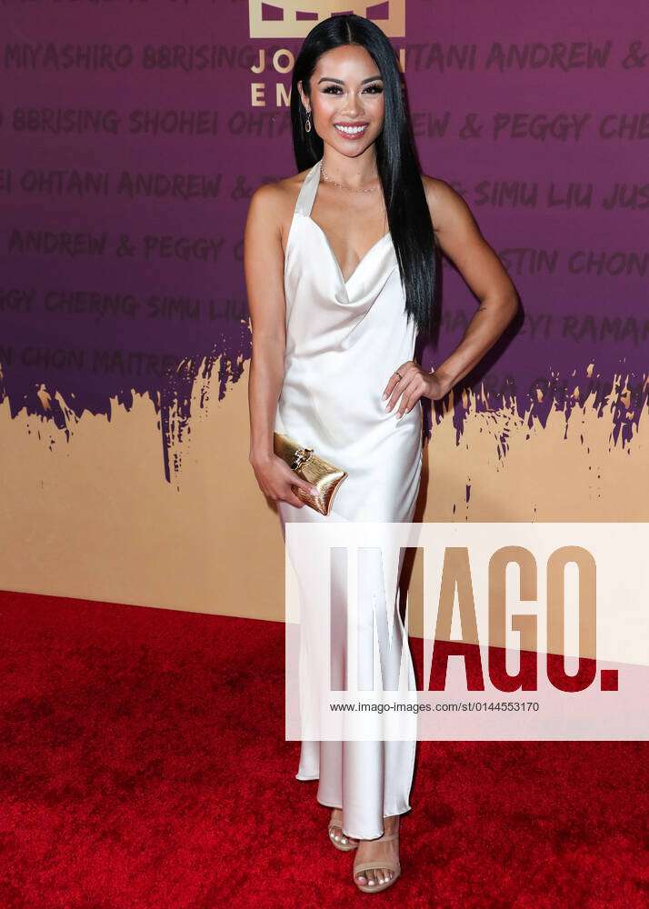19th Annual Unforgettable Gala Asian American Awards Filipino American Singer Jules Aurora Arrives