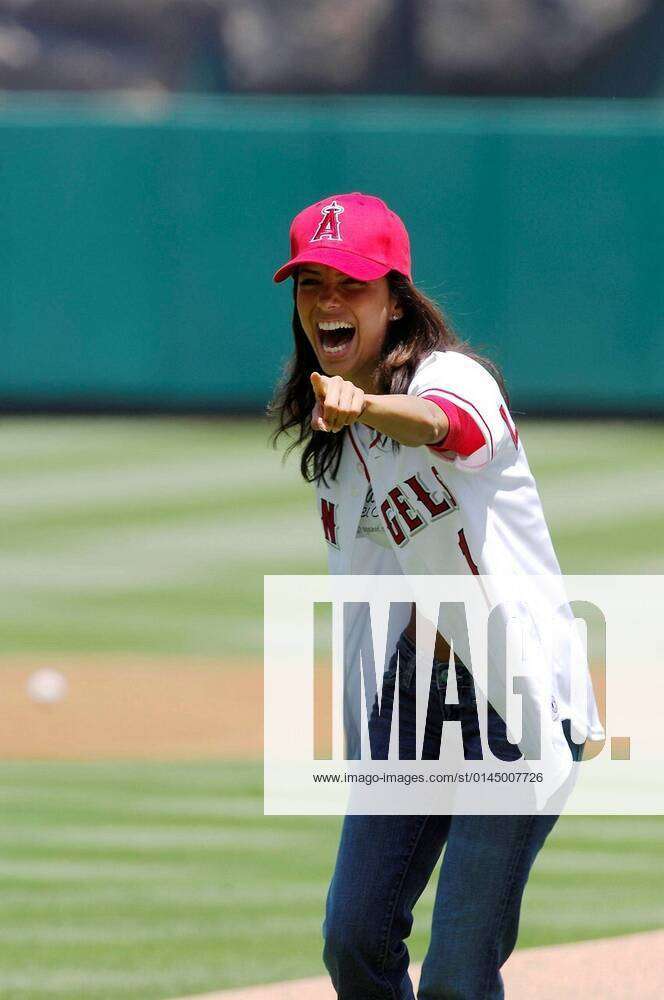 Actress Eva Longoria throws out the first pitch 