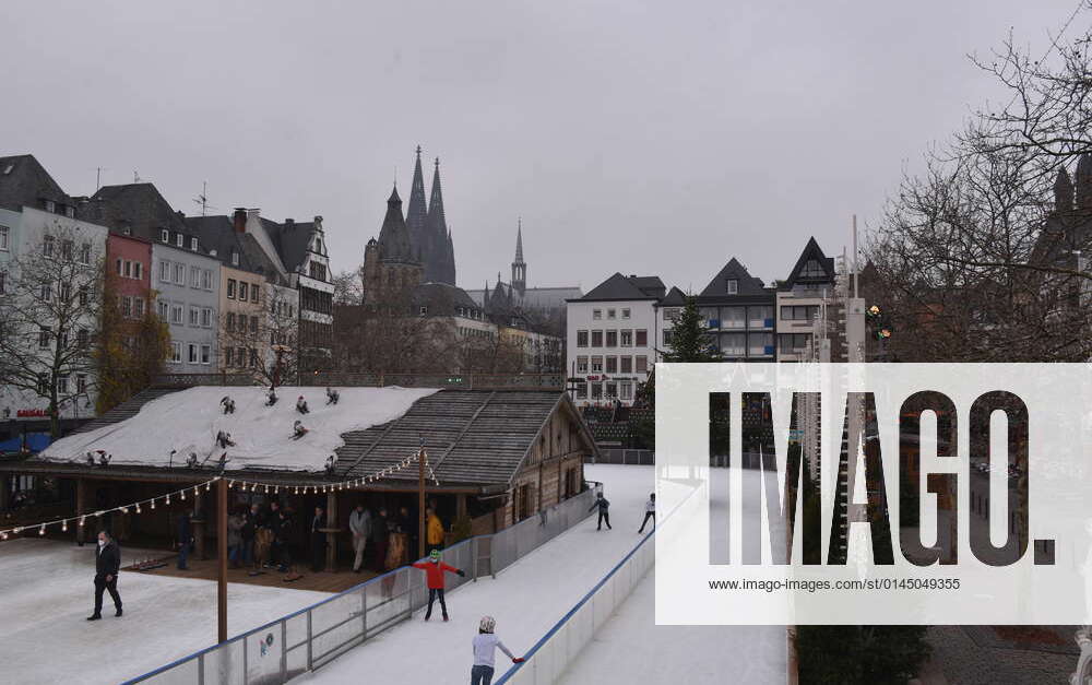 Die Eislaufbahn von Heinzels Wintermärchen, dem Weihnachtsmarkt und 