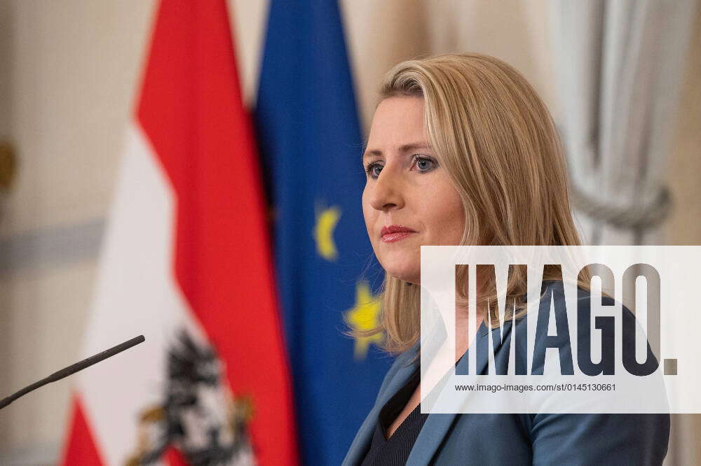 20211217 Press statements on Covid regulations during the holidays