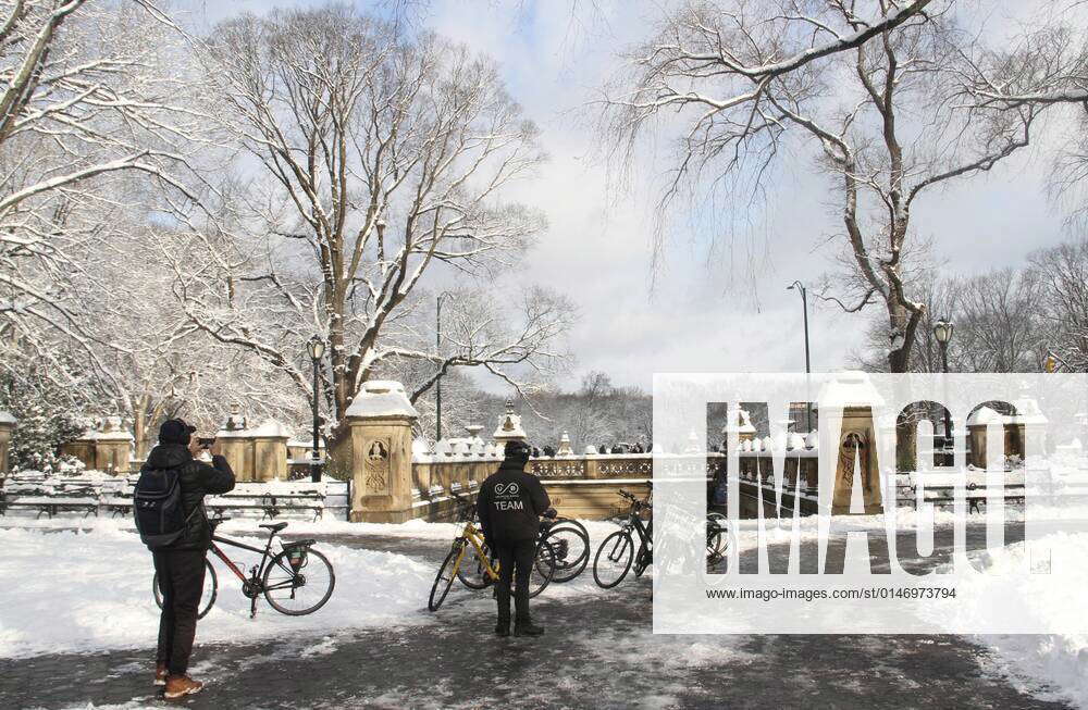 Snowfall at Central Park January 7, 2022, New York, USA The first awaited snowfall of 2022 at