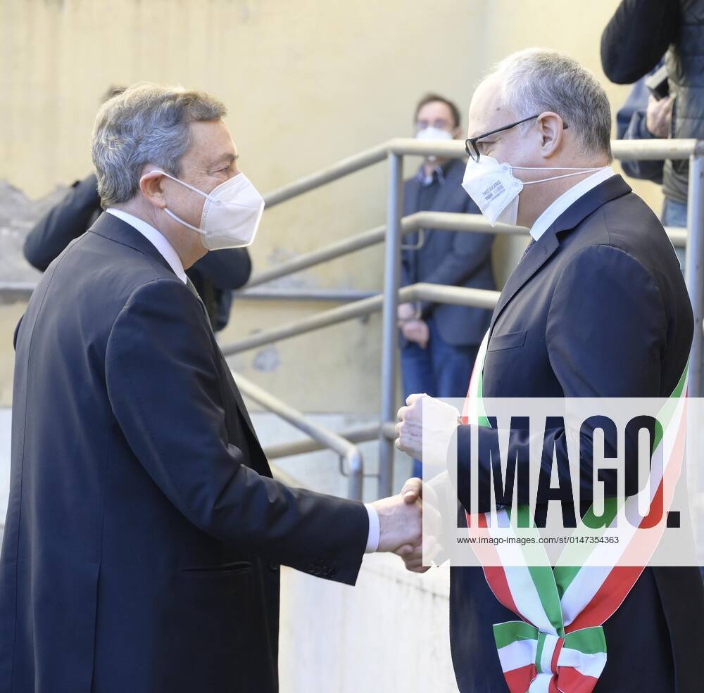 January 13, 2022, Rome, Italia: Rome Mayor Roberto Gualtieri welcomes ...