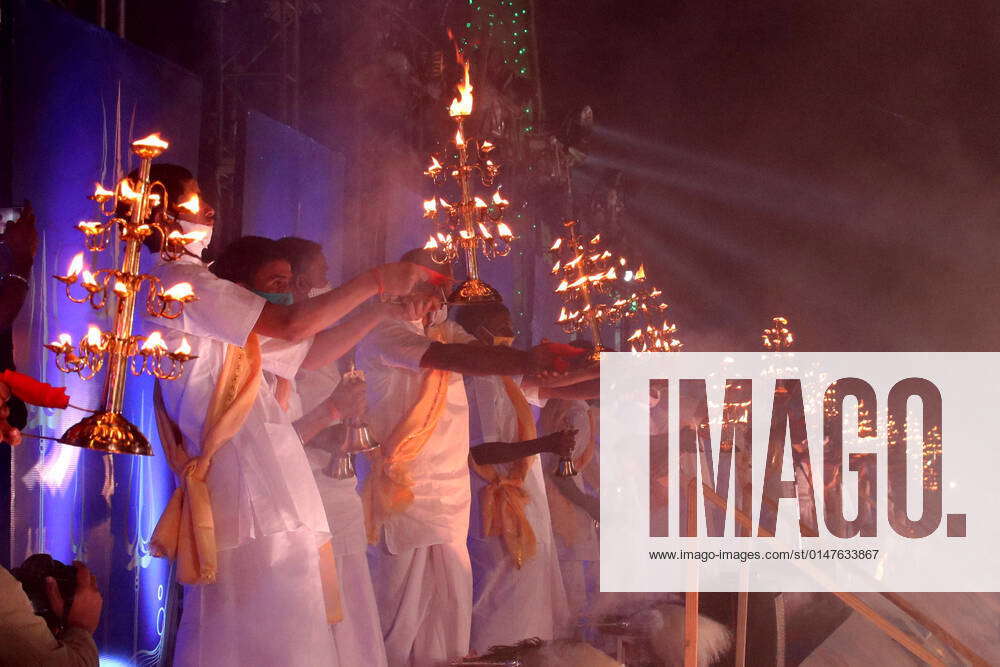 India Hindu priest performed Sagar Arati Hindu priests perform Sagar