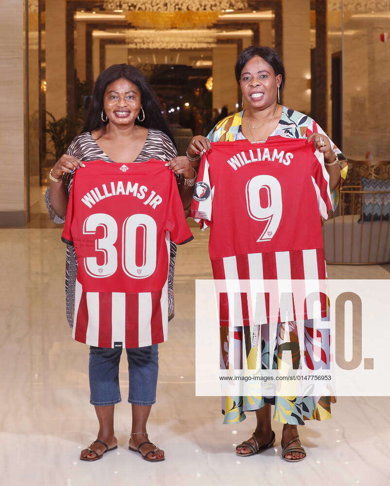 ATHLETIC 21 22 Maria Arthuer, Nico and Inaki Williams mother, poses with  her sister and both