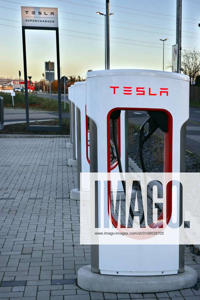 Tesla Supercharger V2 & V3 - A1 Erftstadt : charging station in Erftstadt,  Germany