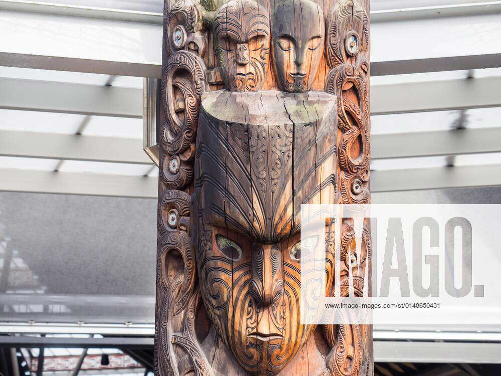 Face, carved mask, Maori carving, Whakarewarewa, Rotorua, North Island ...