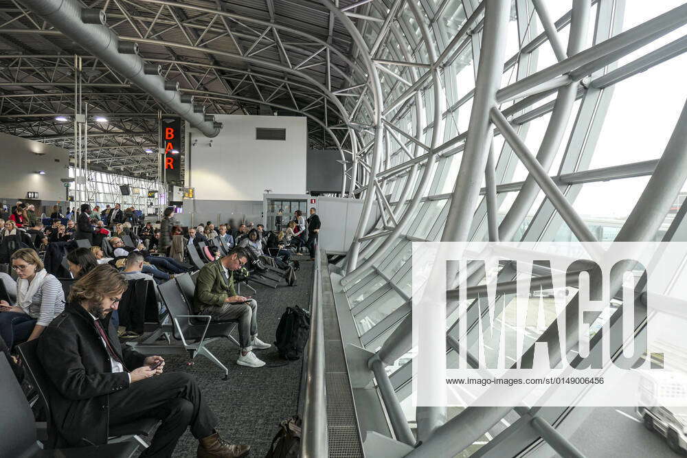 Inside Brussels International Airport Before The COVID Pandemic Inside ...