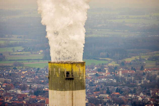 Aerial view, Bergkamen power station with chimney and cooling tower ...