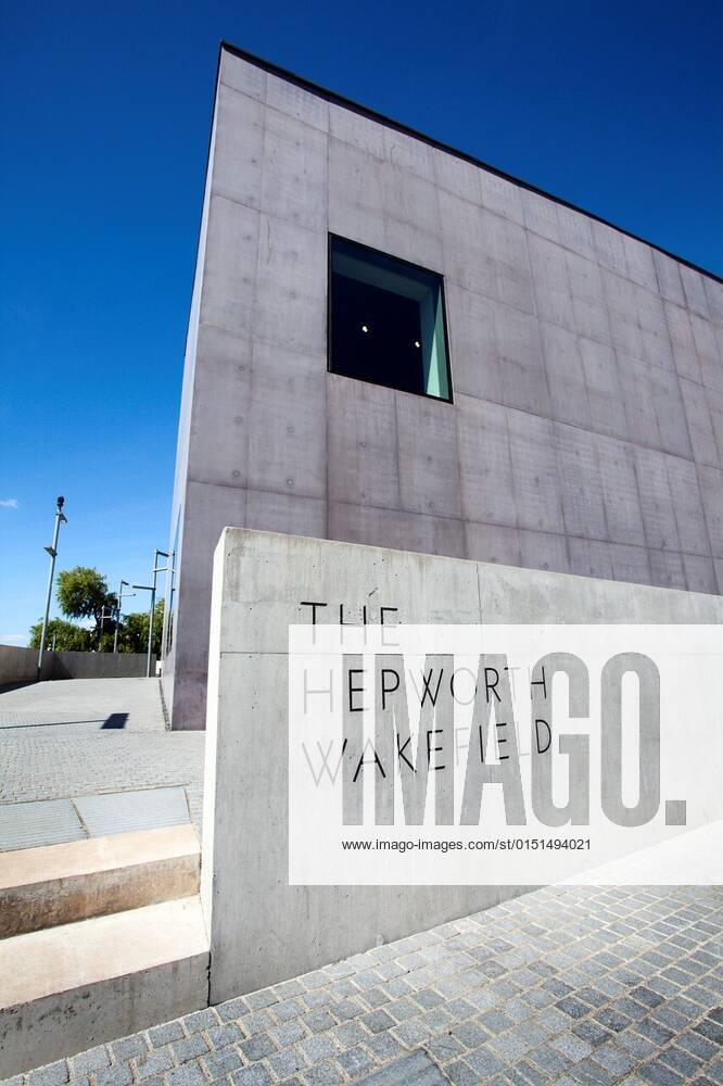 The Hepworth Gallery Wakefield West Yorkshire England. xagefotostockx