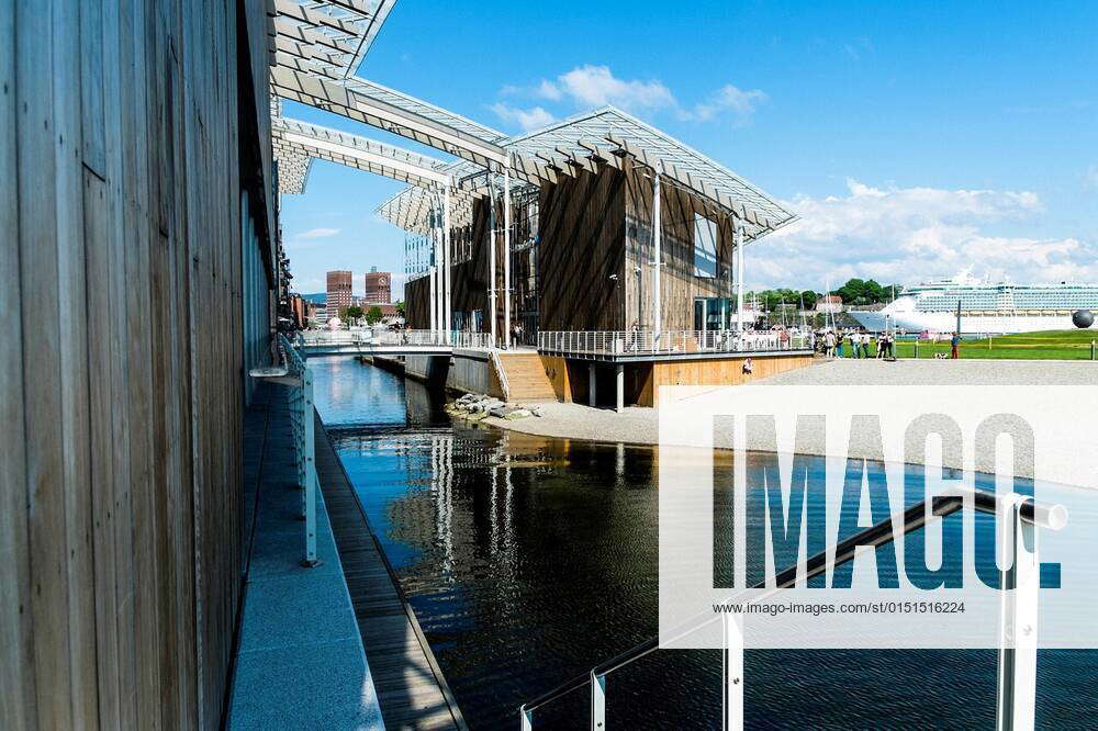 Astrup Fearnley Museum. It was built as part of Tjuvholmen Icon Complex ...