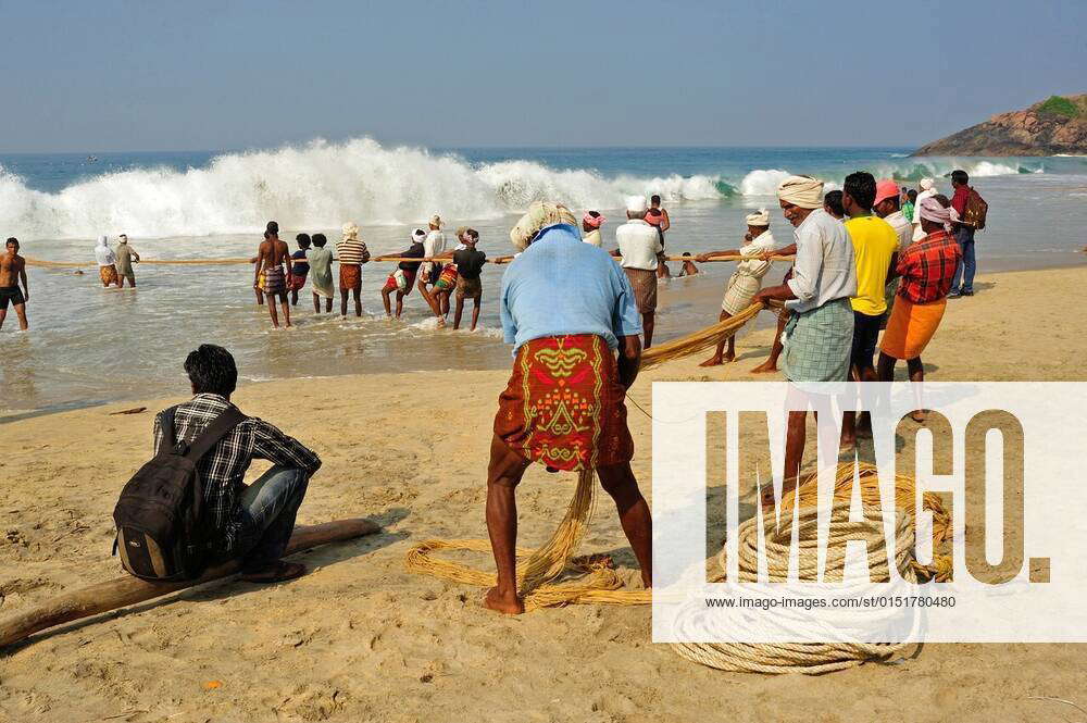 Giant Net Pulled Out of Water