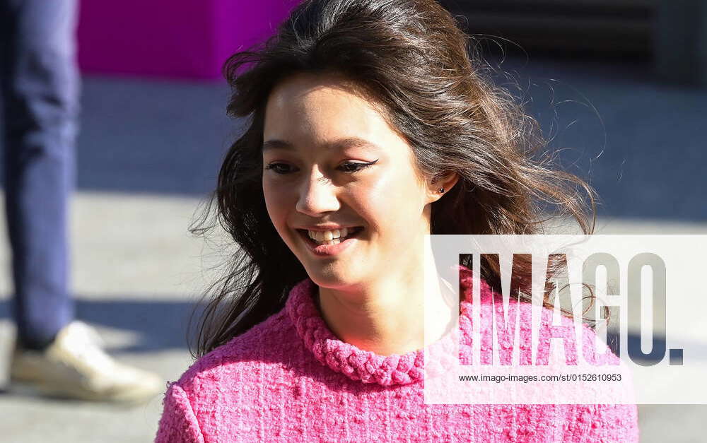 Lily Chee CELEBRITES : Arrivees et departs du defile Valentino - Paris