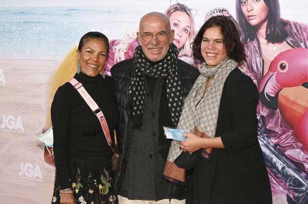 Otto Retzer with wife Shirley and daughter Olivia at the premiere of ...