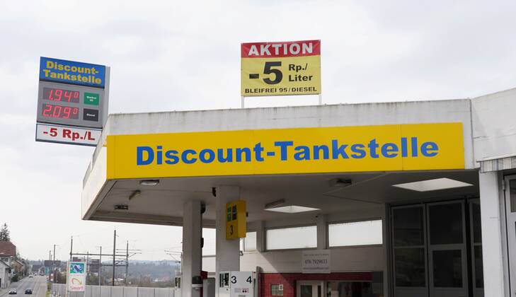 Bild Discounter Photo Manuel Geisser 12 03 2022 Holderbank gasoline price in the ...