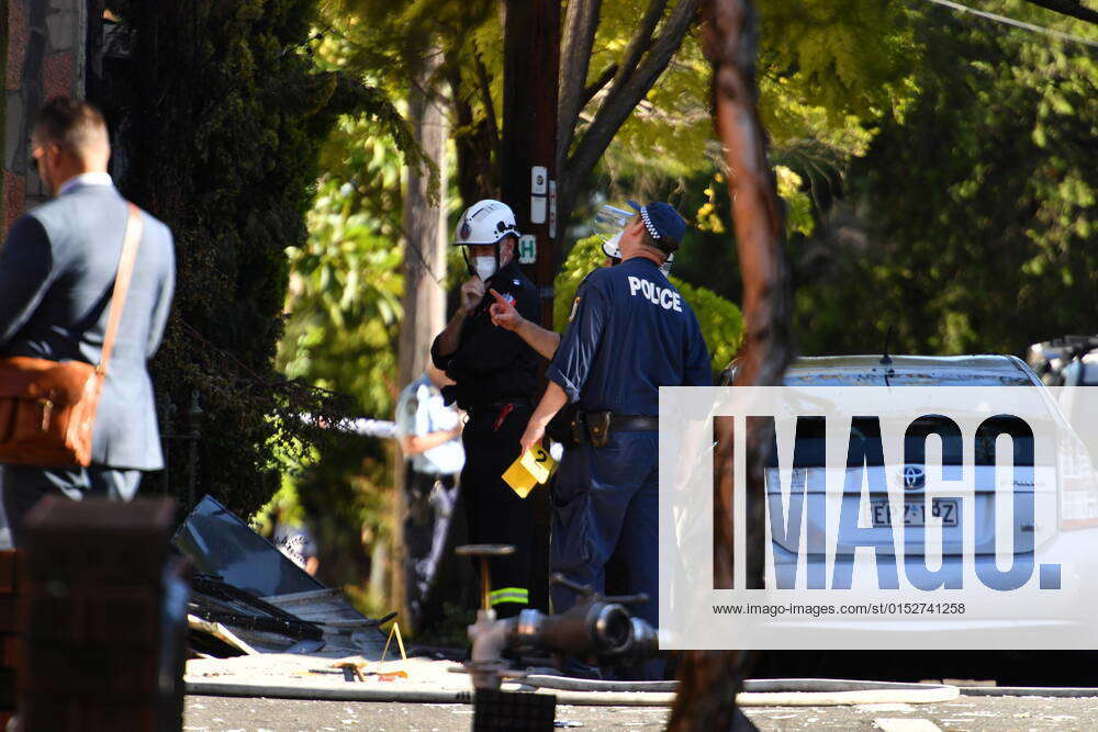 fire-sydney-boarding-house-nsw-fire-and-rescue-officers-and-nsw-police