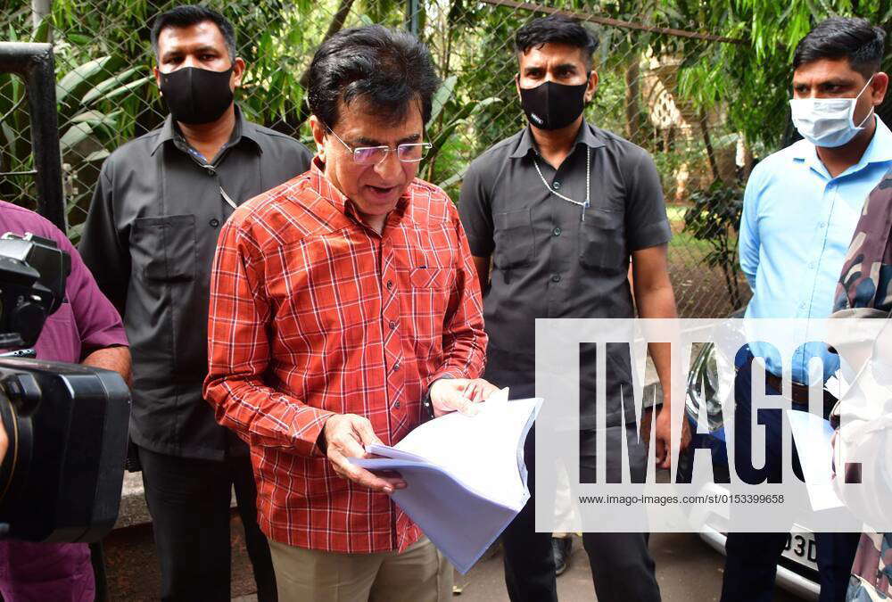 MUMBAI INDIA MARCH 23 BJP Leader Kirit Somaiya Arrives At Killa Court To File A Complaint