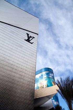 Louis Vuitton Las Vegas, LED Feature Facade