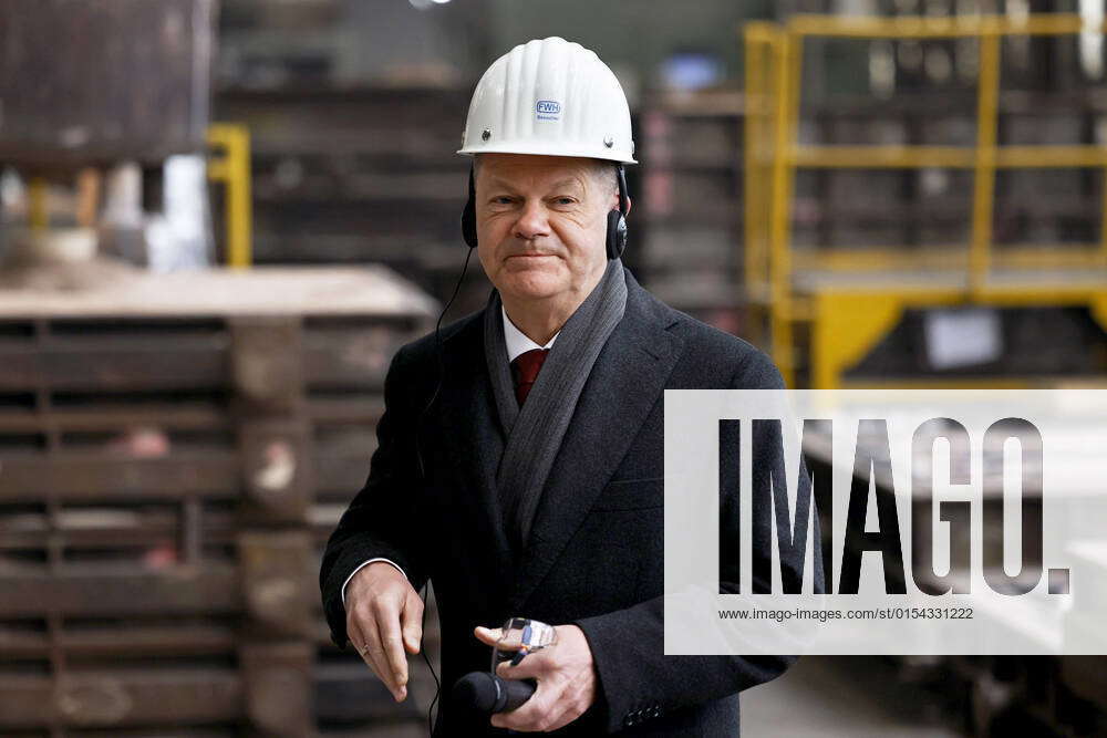 Federal Chancellor Olaf Scholz visiting Friedrich Wilhelms Hütte FWH Stahlguss GmbH Mülheim an der Federal Chancellor Olaf Scholz visiting Friedrich Wilhelms Hütte FWH Stahlguss GmbH Mülheim an der