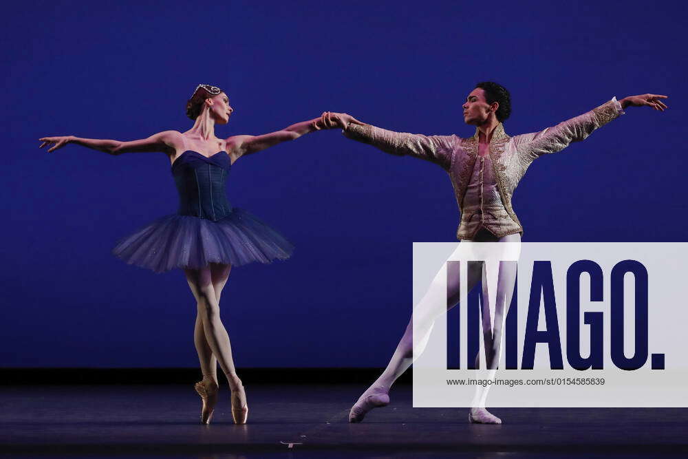 Russian dancer Olga Smirnova (R), one of the biggest stars of dance