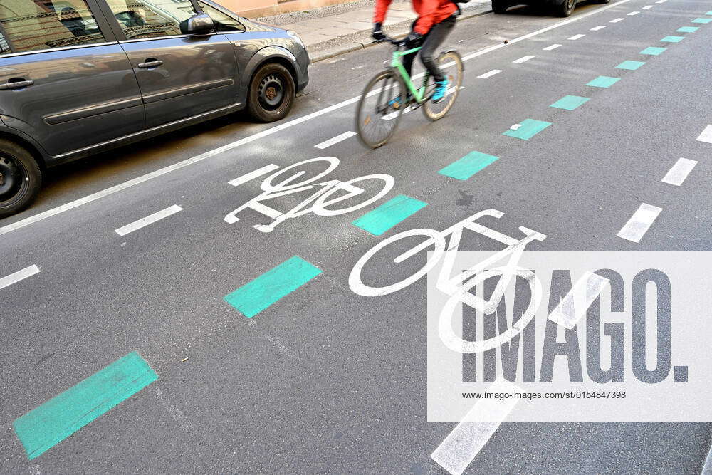 For an attractive bicycle traffic The safety of the cyclist on the ...