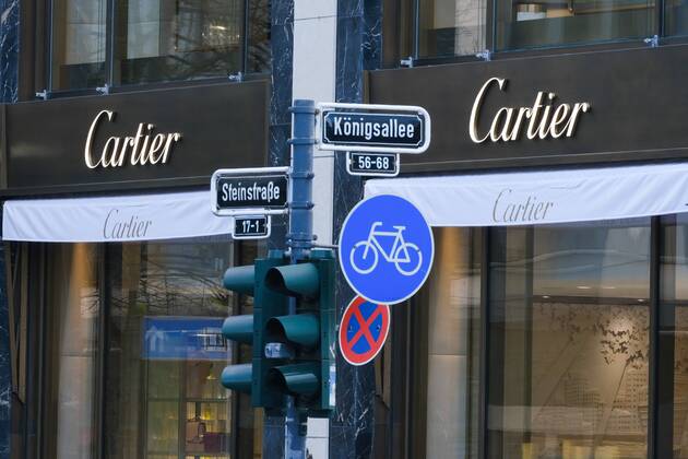 Düsseldorf 14 07 2021 Cartier Königsallee shopping street shopping mall ...