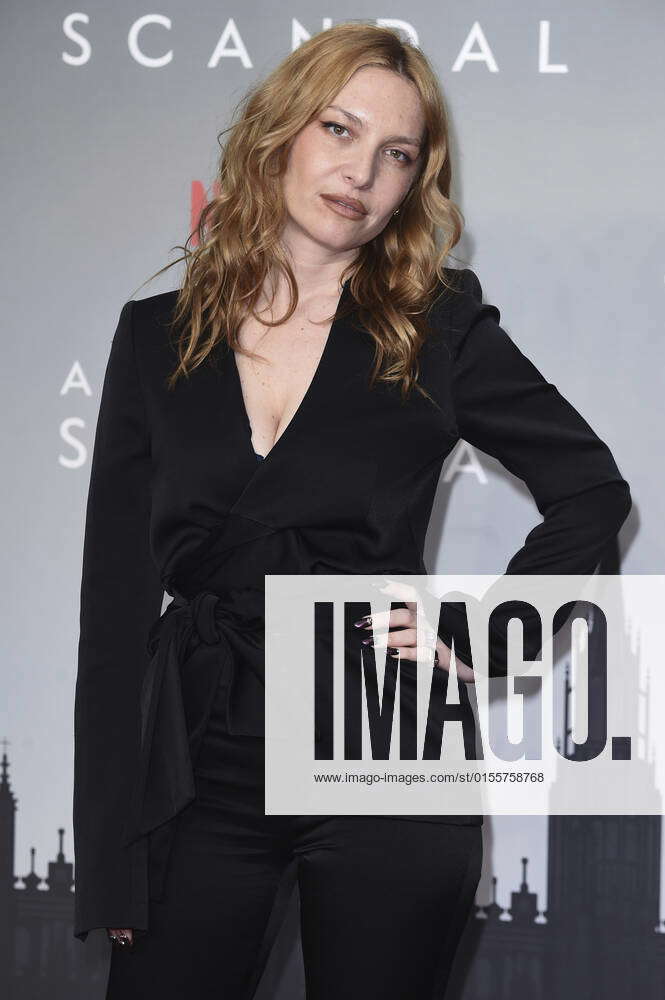 Josephine de La Baume bei der Premiere der Netfix-Miniserie Anatomy of