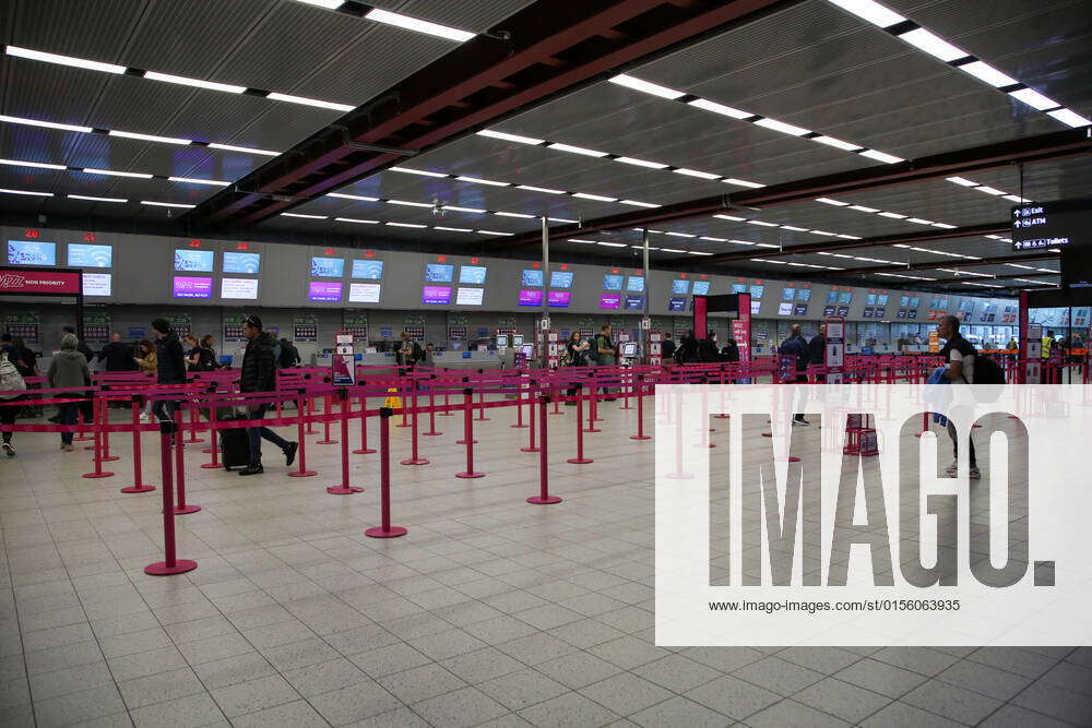 April 17, 2022, Luton, United Kingdom Empty checkin desks at London