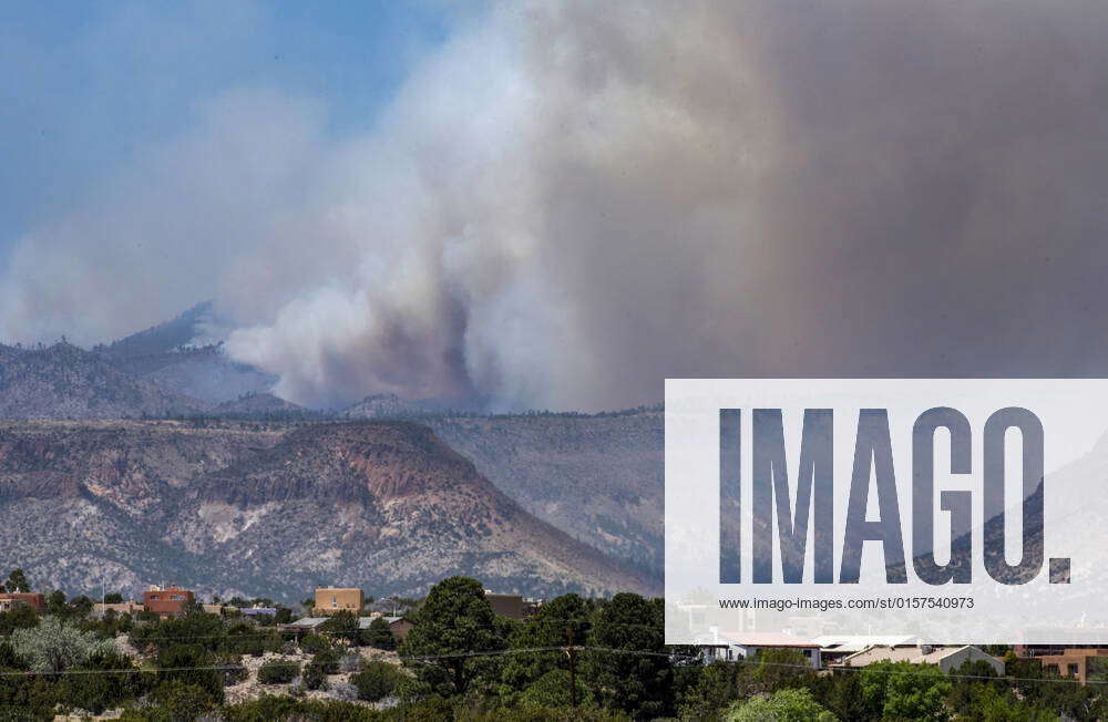 December 31, 2022, USA The Cerro Pelado Fire burns in the Jemez