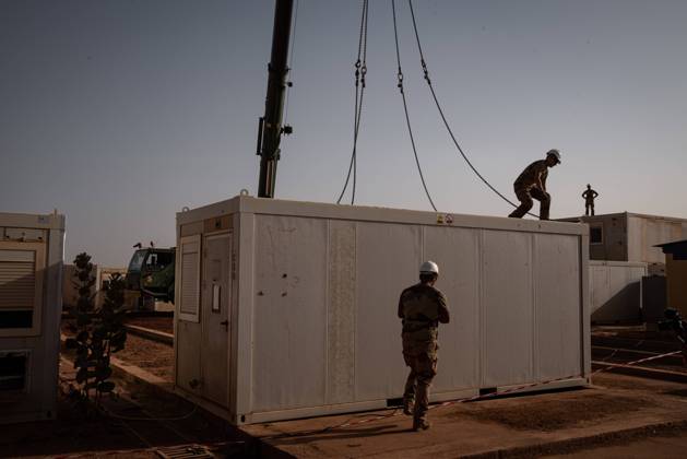 Dismantling of the prefabs on the Desert Operational Platform in Gao ...