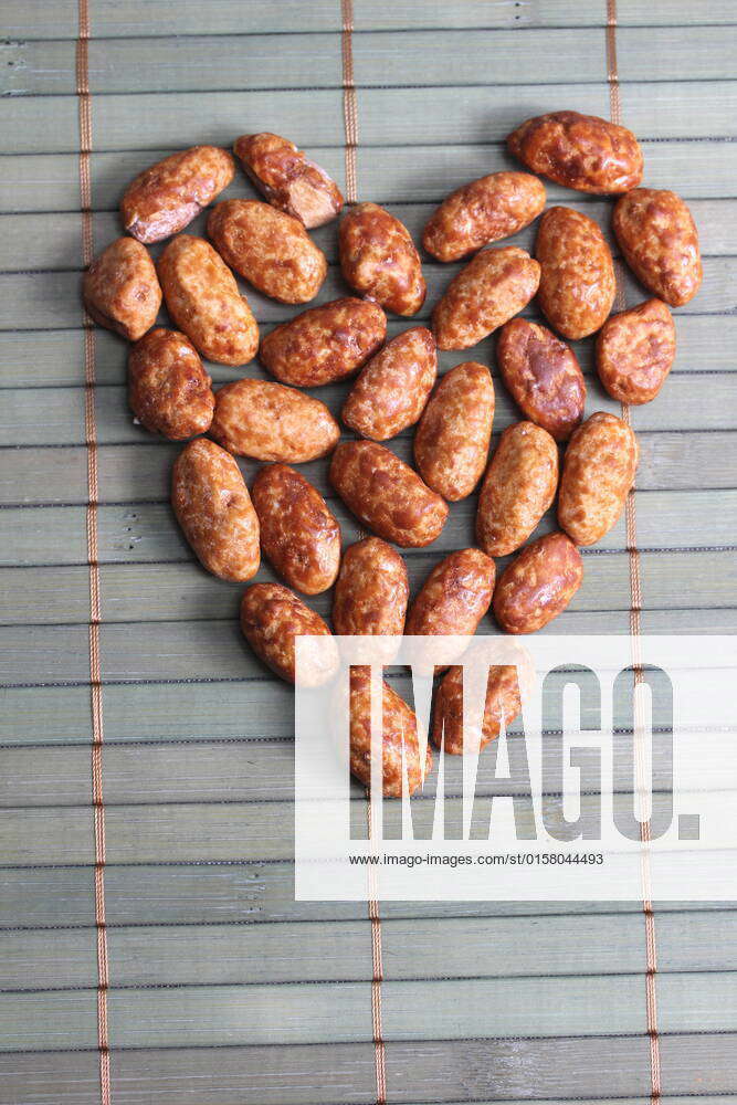 Roasted almonds heart , 3104063, food, roasted, nut, snack, almond