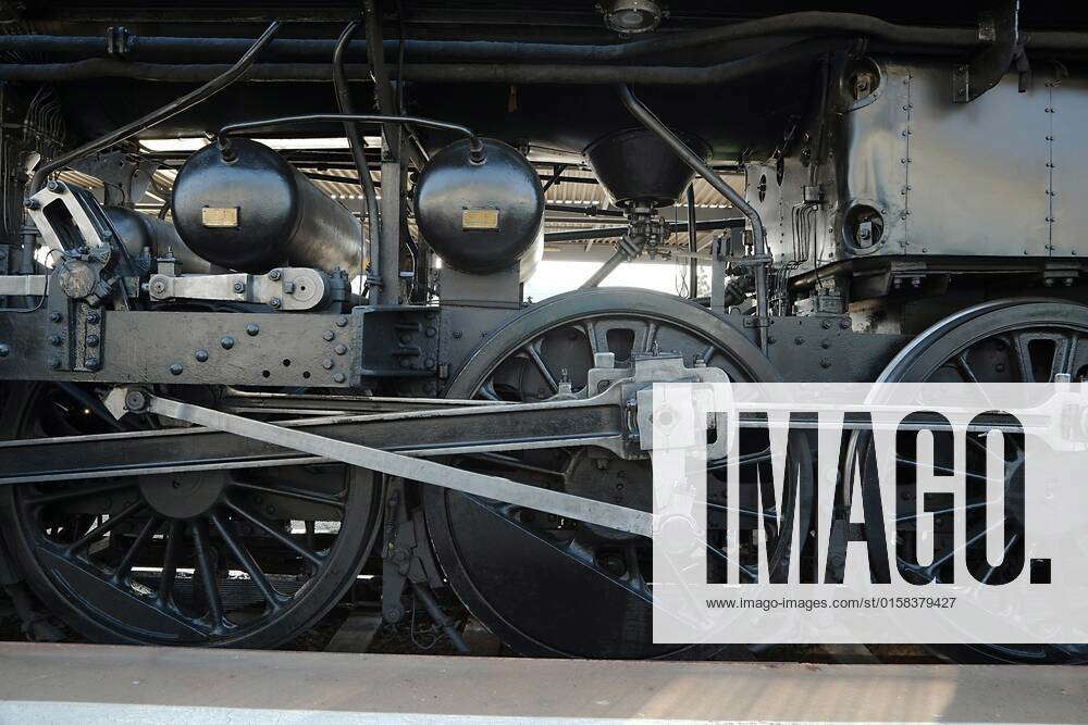 Steam Engine Rolling Steam locomotive rolling by close, 14966066, locomotive, steam, engine ...