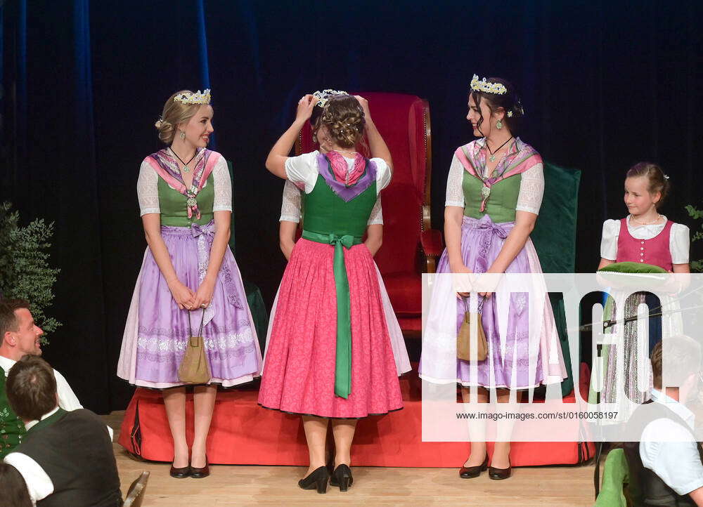 Coronation of the daffodil queen 2022, Lisa Weinhandl from Bad Aussee ...