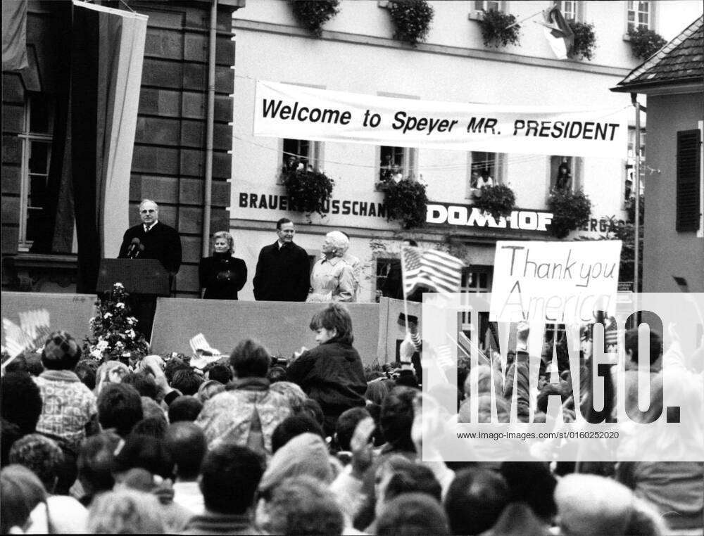 George H. W. Bush und Helmut Kohl Das Foto zeigt den US-amerikanischen ...