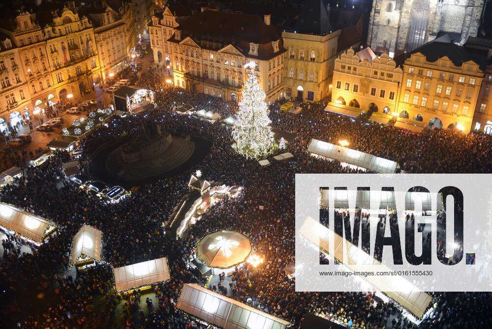 Christmas fairs kick off in Prague 2980866 26.11.2016 Citizens at the