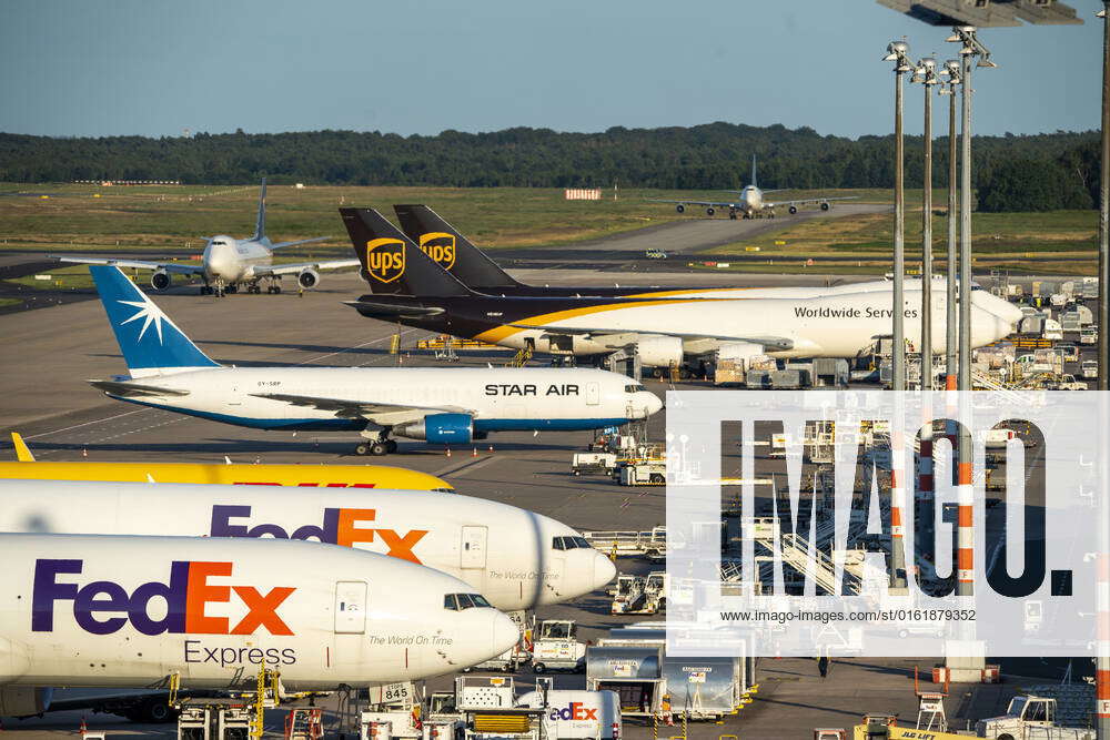 Cologne Bonn Airport, CGN, cargo aircraft standing in front of air ...