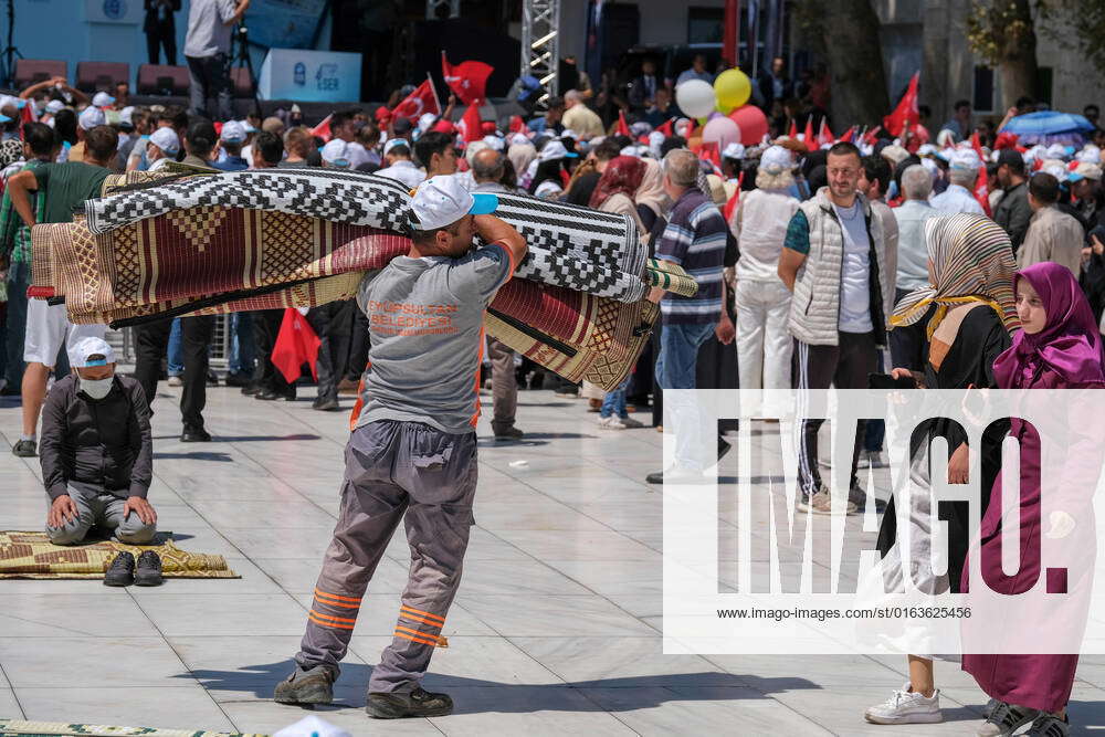 July 22 2022 Istanbul Turkey Citizens Seen Waiting For President