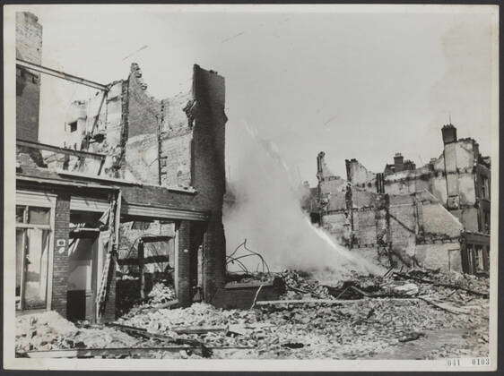 Elsevier photo collection. British bombing on Rotterdam in the night of ...