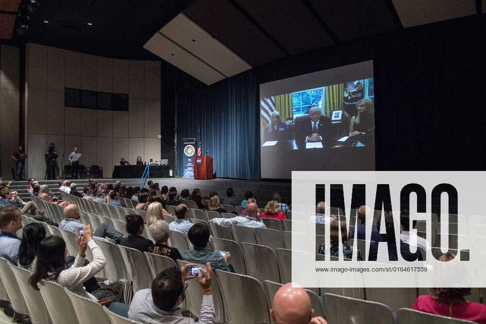 Jsc2017e049146 (April 24, 2017) Johnson Space Center employees and