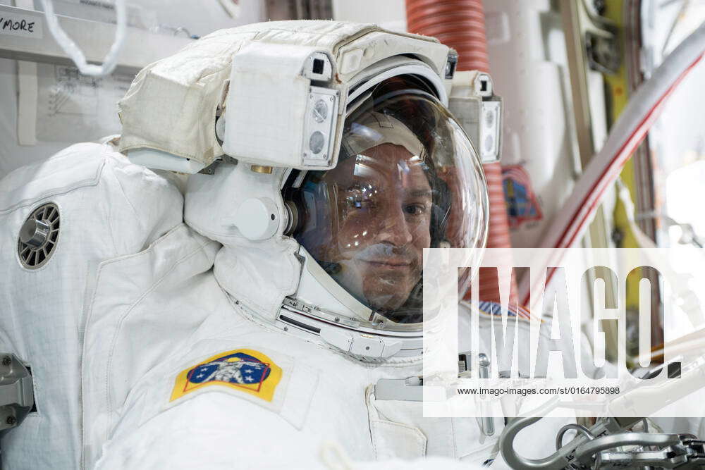 Iss061e001616 - NASA astronaut Andrew Morgan is suited up in a U.S ...