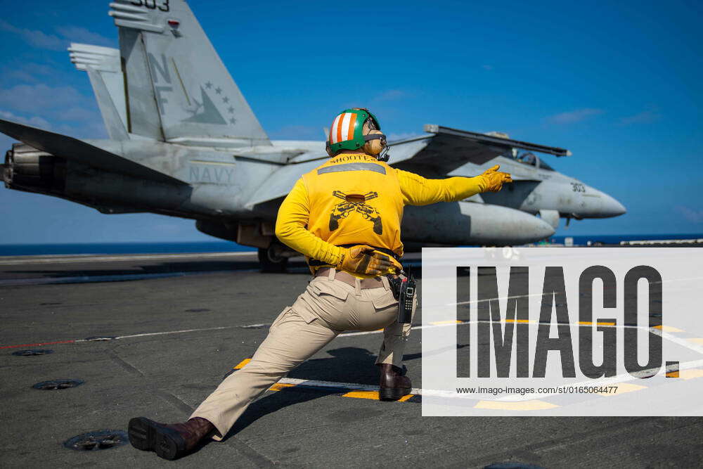 August 9, 2022, Pacific Ocean, HI, United States: U.S. Navy Shooter Lt ...